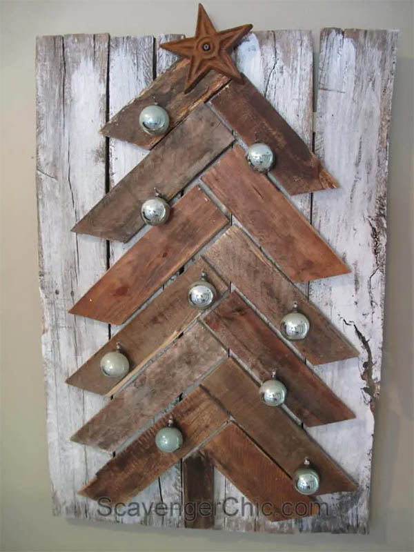 Christmas Tree With Pallet Leftovers