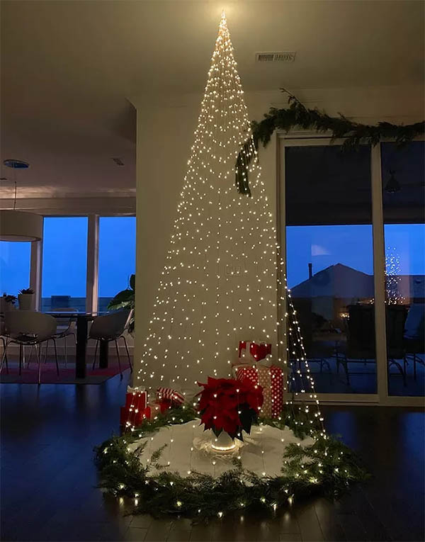 DIY Christmas Tree Made of Firefly Lights
