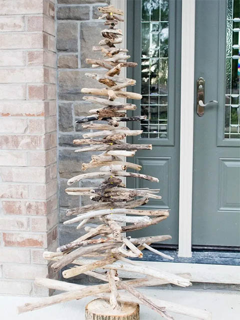 DIY Driftwood Christmas Tree