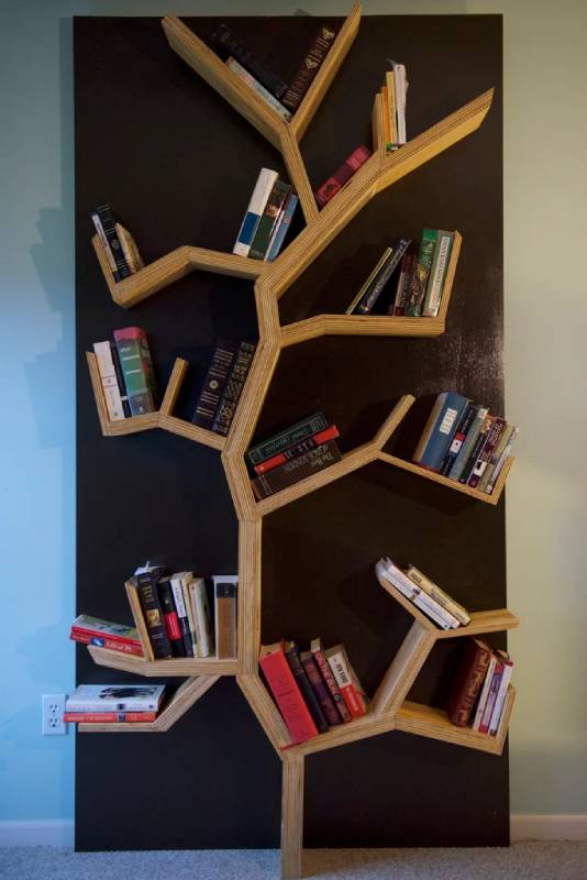 DIY tree bookshelf