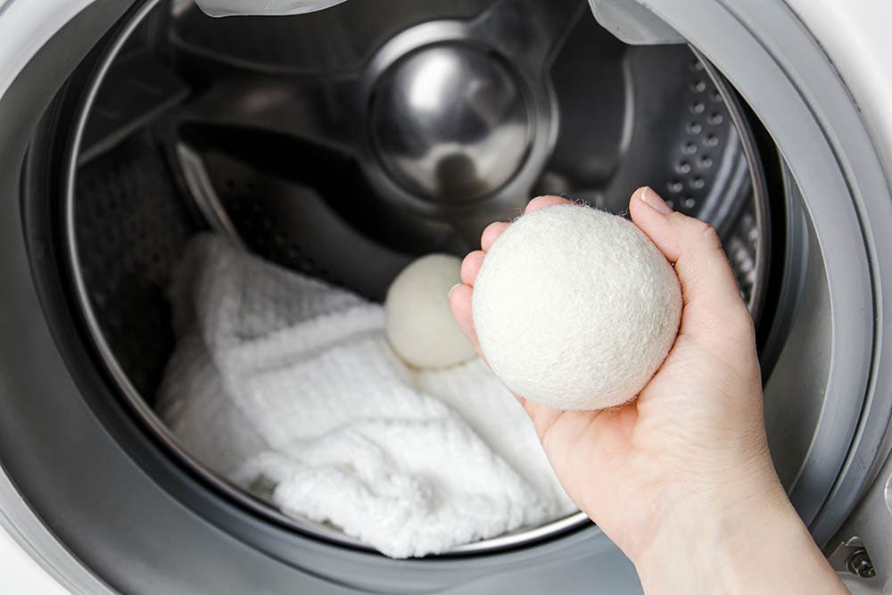 Dryer balls_FotoHelin_Shutterstock