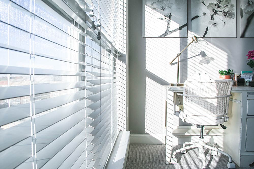 White blinds_Mike Cox_Unsplash