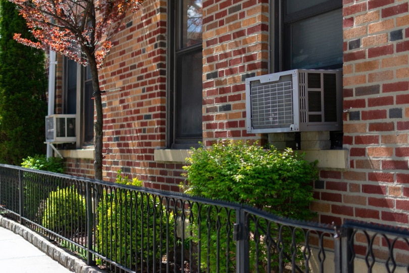 window AC unit