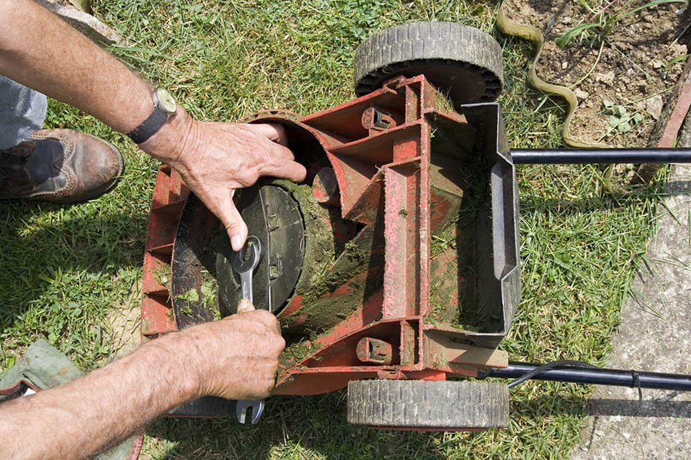 correcting lawn mower knife