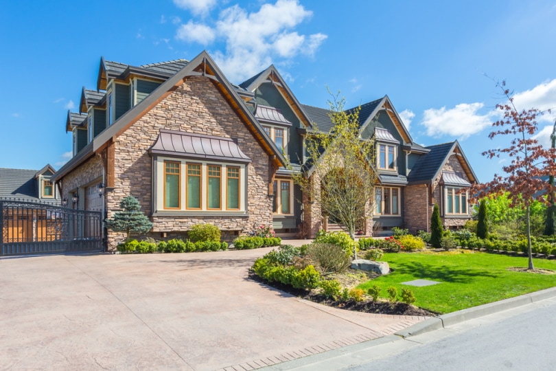 Luxury house