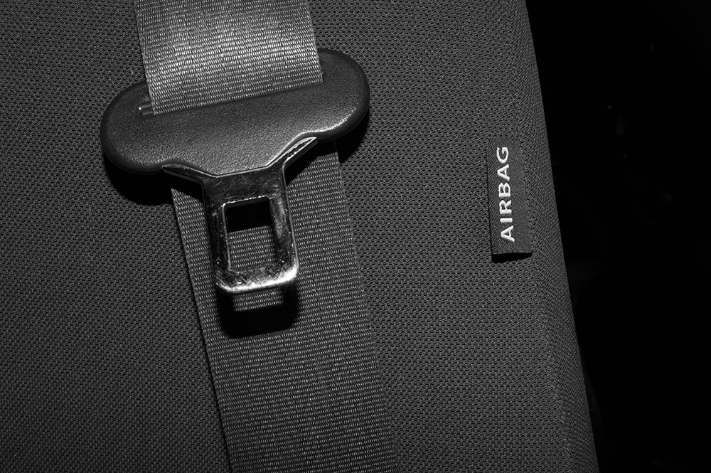 airbag and seatbelt
