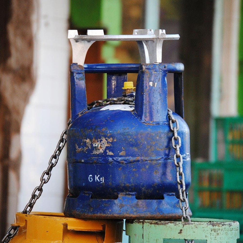 chained LPG stank with stovetop