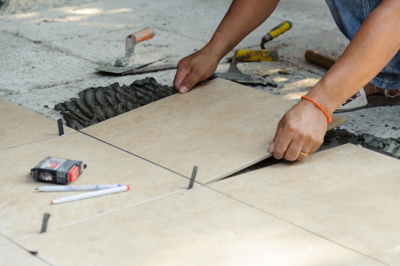 installing porcelain tiles