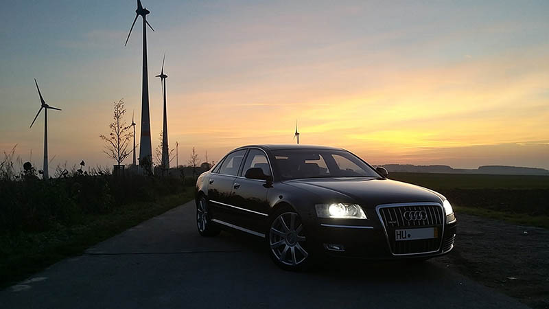 Audi automobile A8