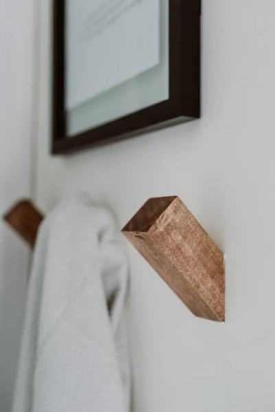DIY WOODEN HOOKS