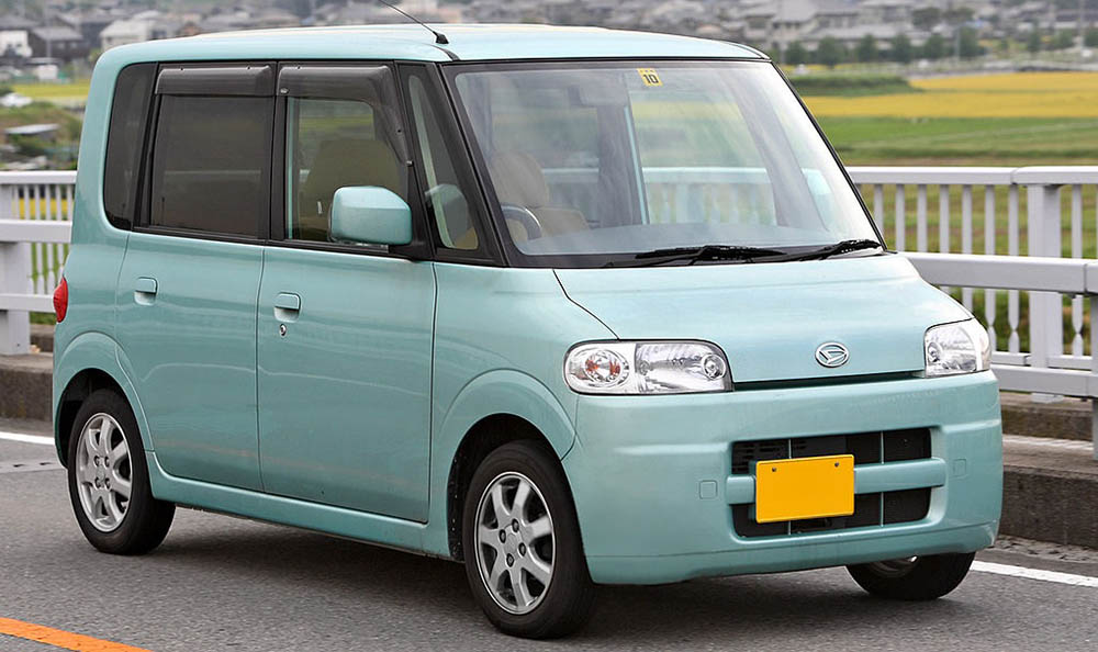 Daihatsu Tanto 001