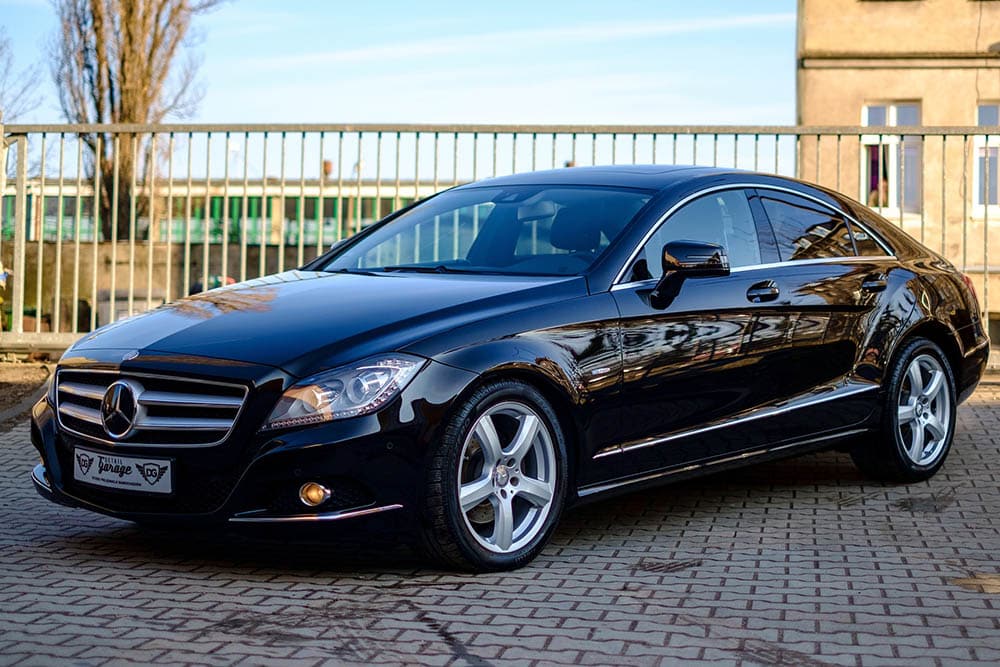 black mercedes cls