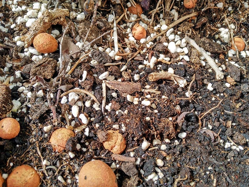 clay soil and sand compost
