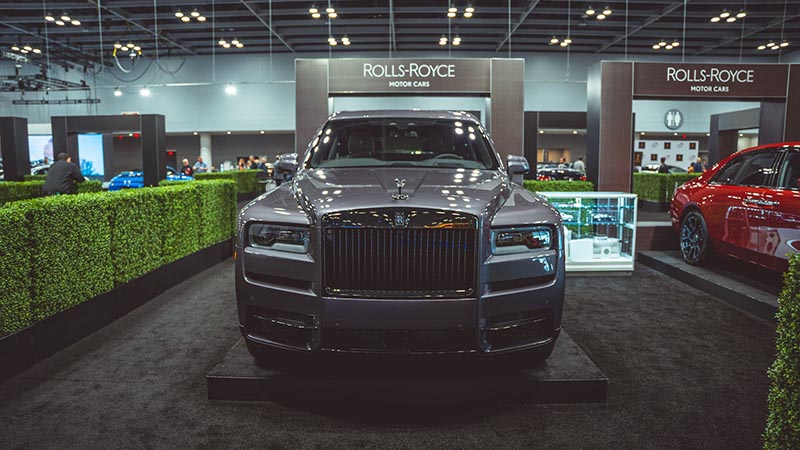 grey Rolls Royce Cullinan
