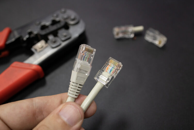 making crimp for ethernet network rj45 wire with crimping tool