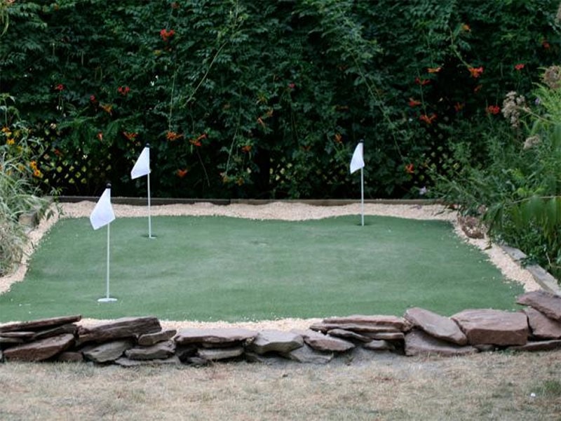 DIY Golf Putting Green by Steve Watson