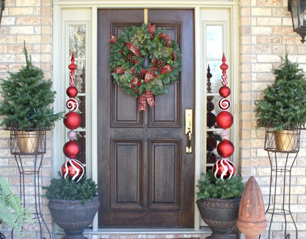 DIY Ornament topiary The Creativity Exchange