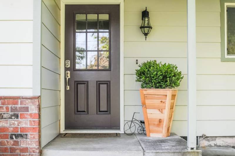 DIY cedar planter box