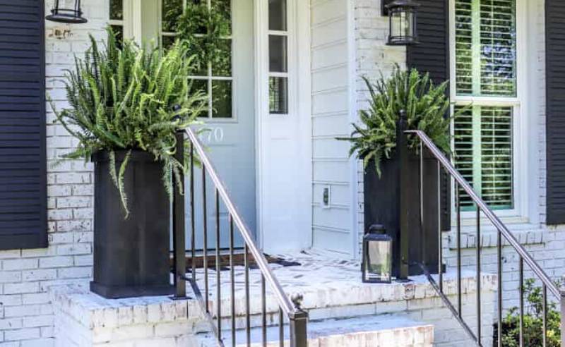 DIY farmhouse porch planter boxes