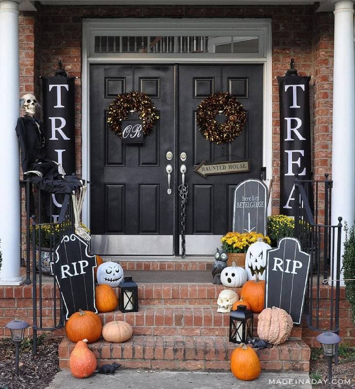 DIY halloween chalkboard tombstones