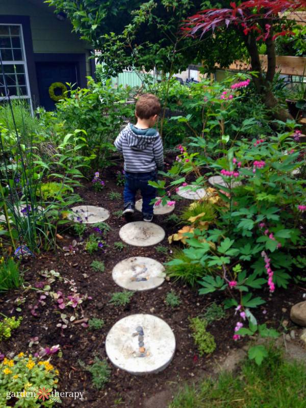 DIY hopscotch stepping stones