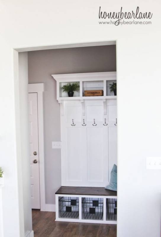 DIY mudroom bench
