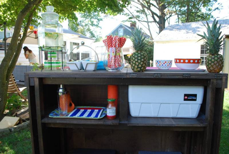 DIY outdoor bar with built in cooler