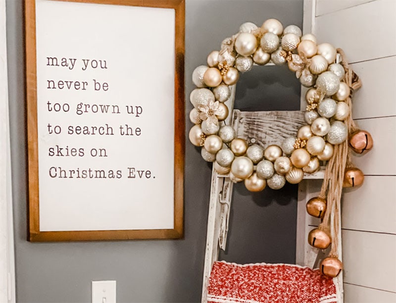 Easy Dollar Store Christmas Wreath by Re-Fabbed