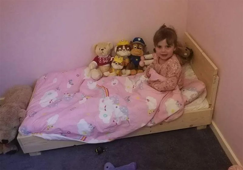 Super Simple Toddler Bed
