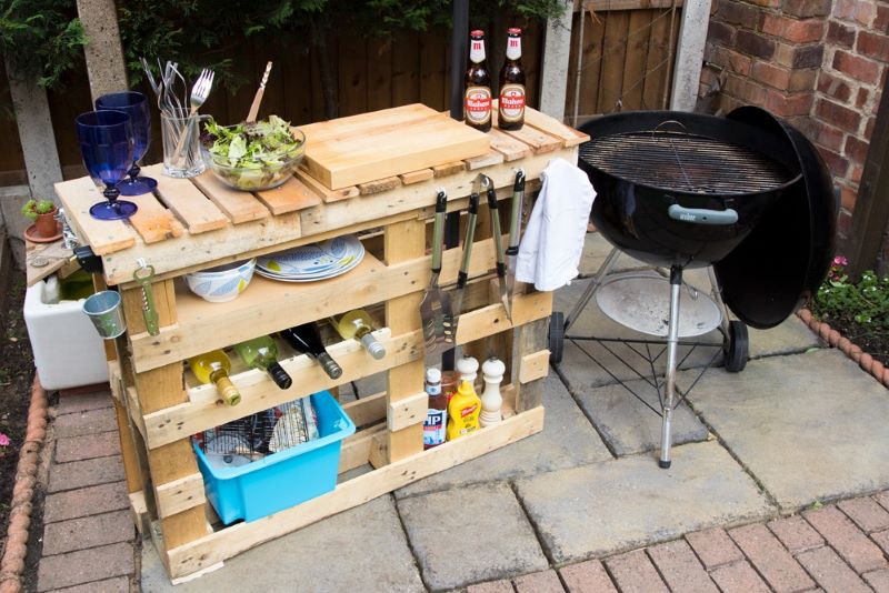 diy pallet bbq station