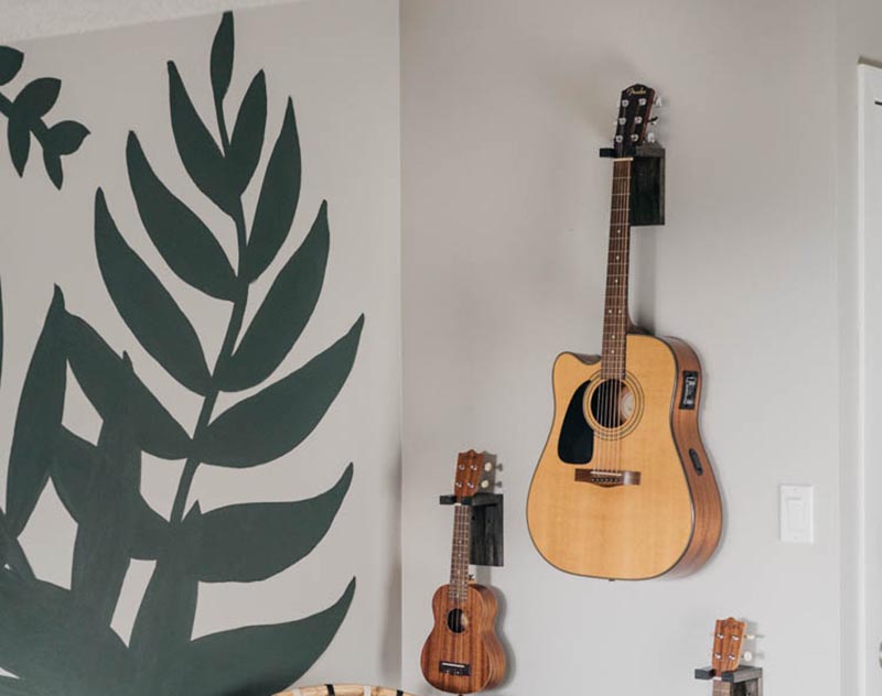 DIY wall guitar mount
