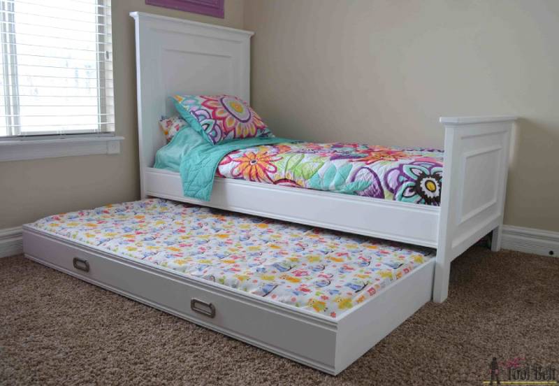 DIY simple twin bed trundle
