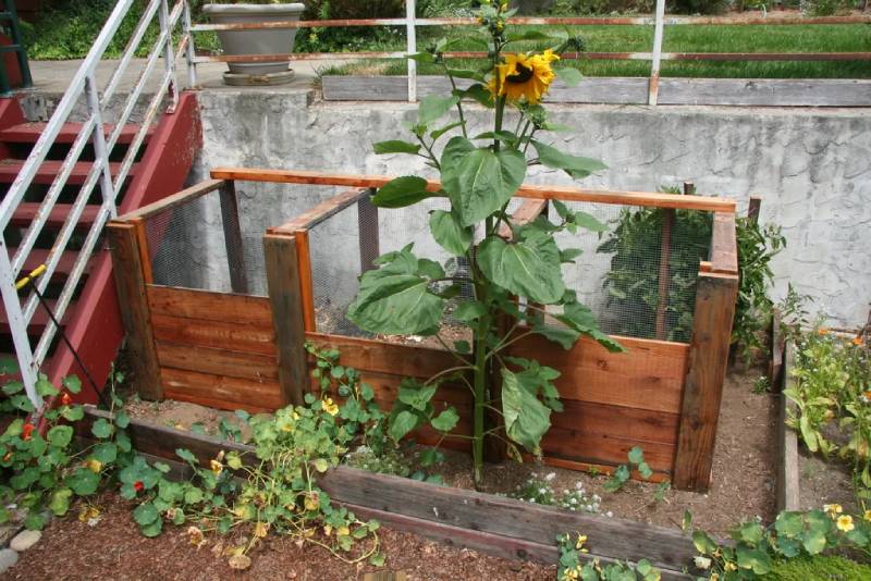 DIY triple compost bin