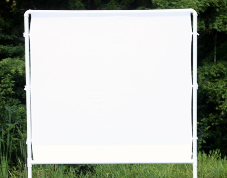 HOW TO MAKE AN EASY DIY OUTDOOR MOVIE SCREEN