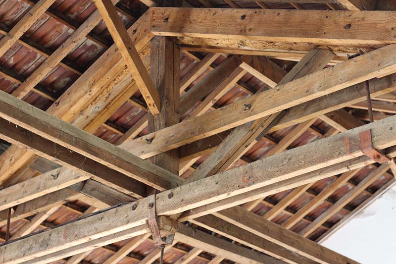 Timber roof frame and beam