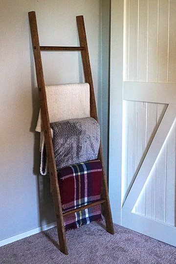 diy blanket ladder