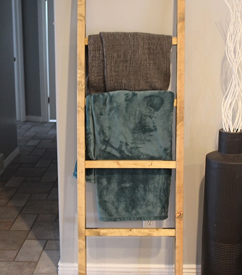 diy blanket ladder