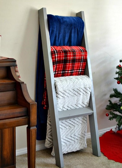 diy blanket ladder