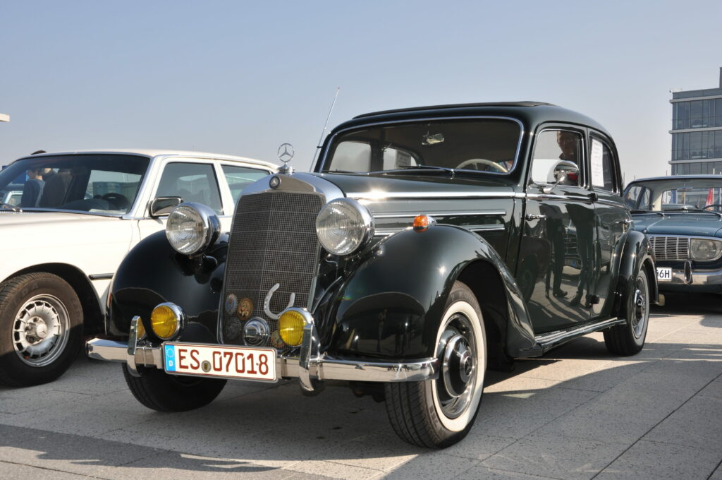 old mecedes benz car
