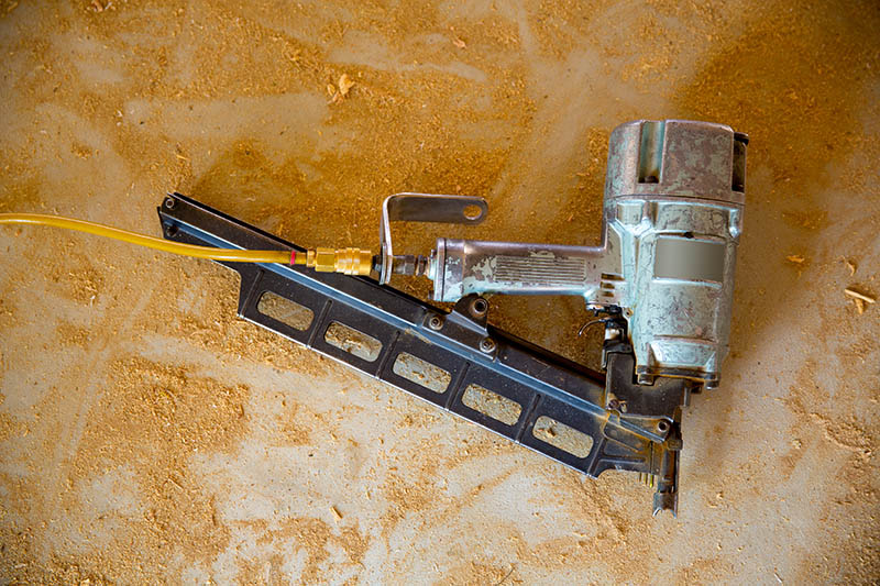 pneumatic framing nailer