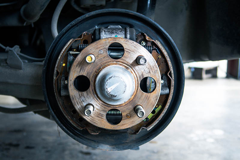 repairing and changing drum brake