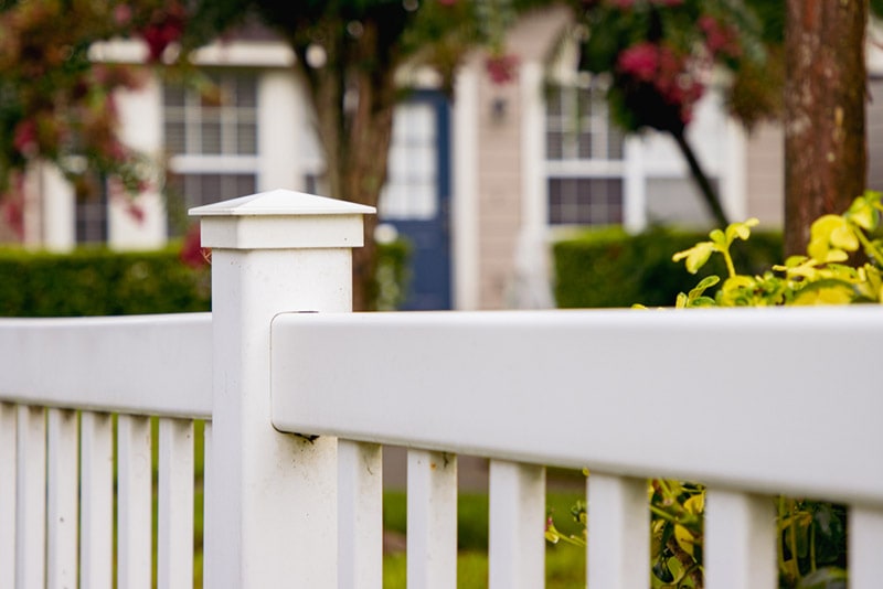 vinyl fence post