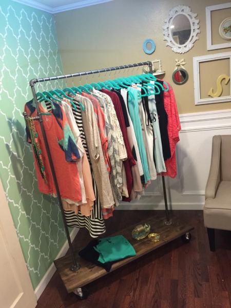 DIY Clothing Rack { 30 minute project }