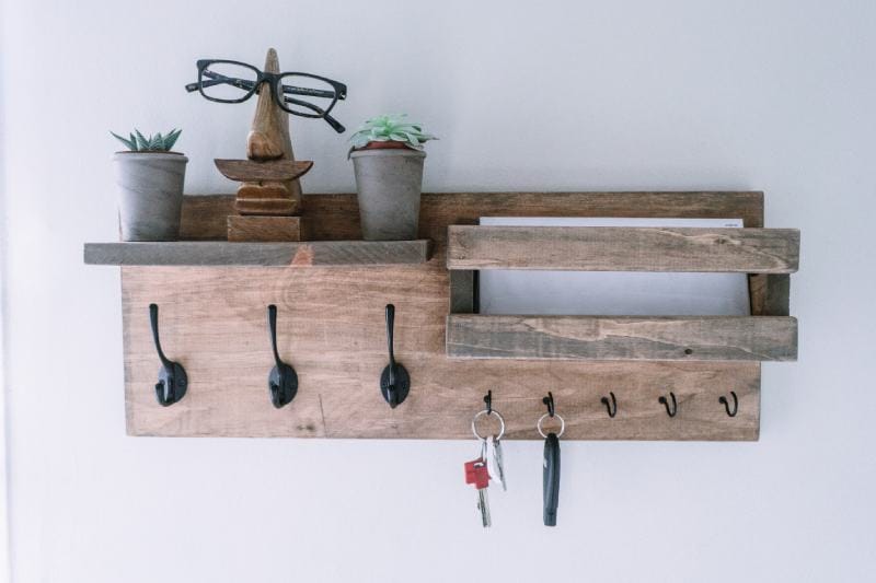 DIY ENTRYWAY ORGANIZER FROM SCRAPS FOR $10 (AS YOU SEE ON ETSY FOR $90)