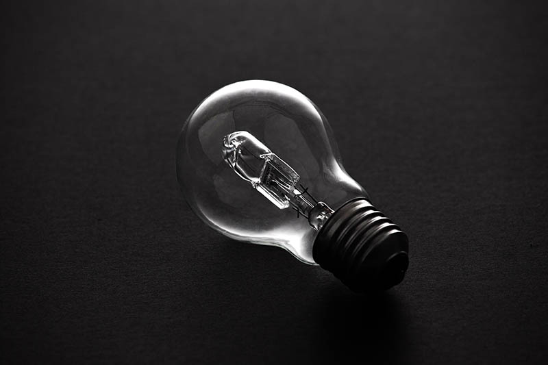 Halogen light bulb