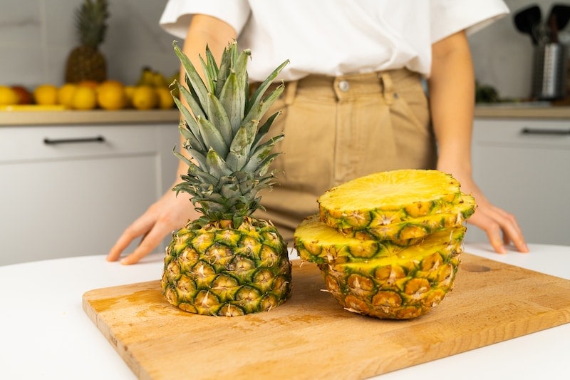 Pineapple slices with the crown set apart