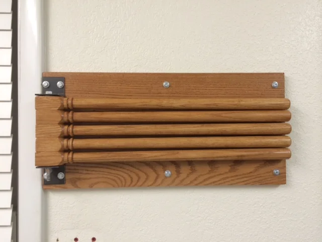 Wall-Mounted Clothes Drying Rack by Instructables
