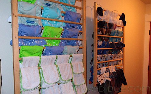 diy wall-mounted clothes drying rack