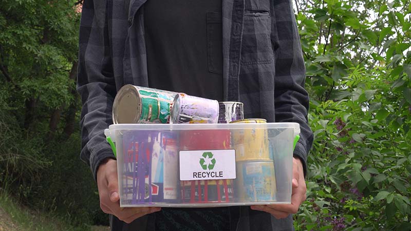 recycling metallic paint can