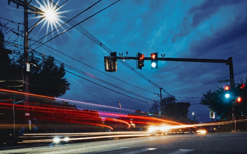 traffic lights at night